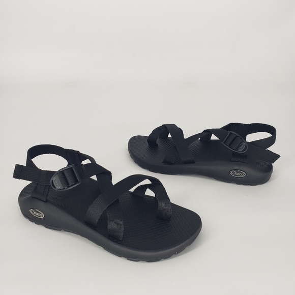 Chaco Z/2 Classic in Black - Picture 2 of 9